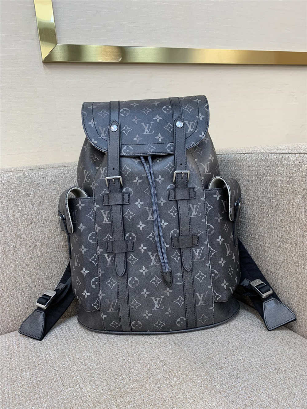 Louis Vuitton CHRISTOPHER  M11521  size：38x44x12.5cm 2025 new 